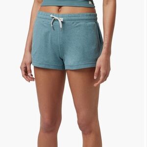 Vuori Dreamknit Halo Performance Shorts in Iron Heather Women’s XL NWT